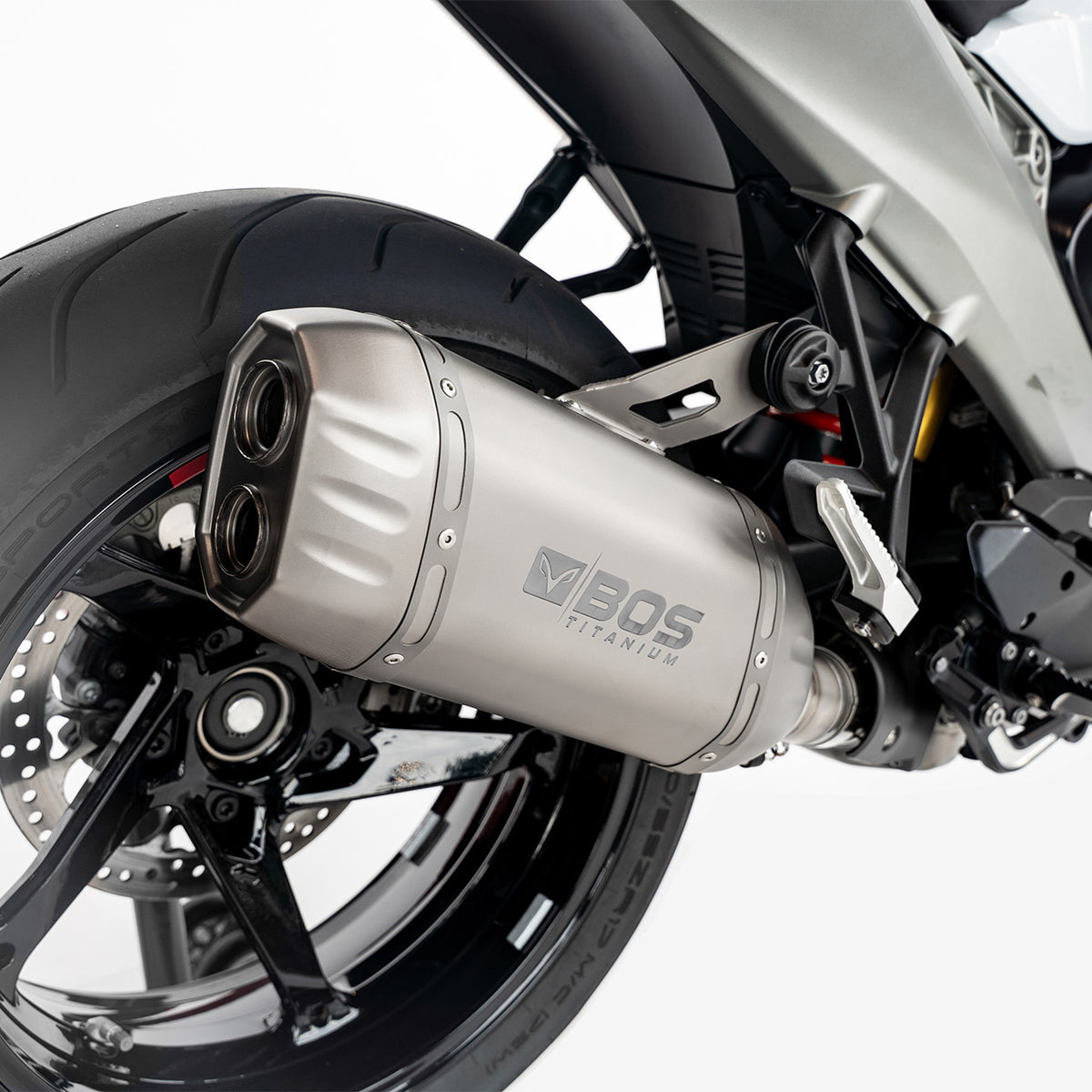 BOS Titanium uitlaat BMW R 1300 RS - detail montage